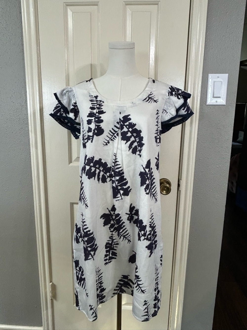 Persifor 100% Cotton A-line Dress. Preppy, Lightweight, Flutter Sleeves Size M
